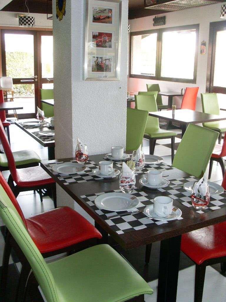 Enzo Hotels Vierzon by Kyriad Direct Restaurant foto